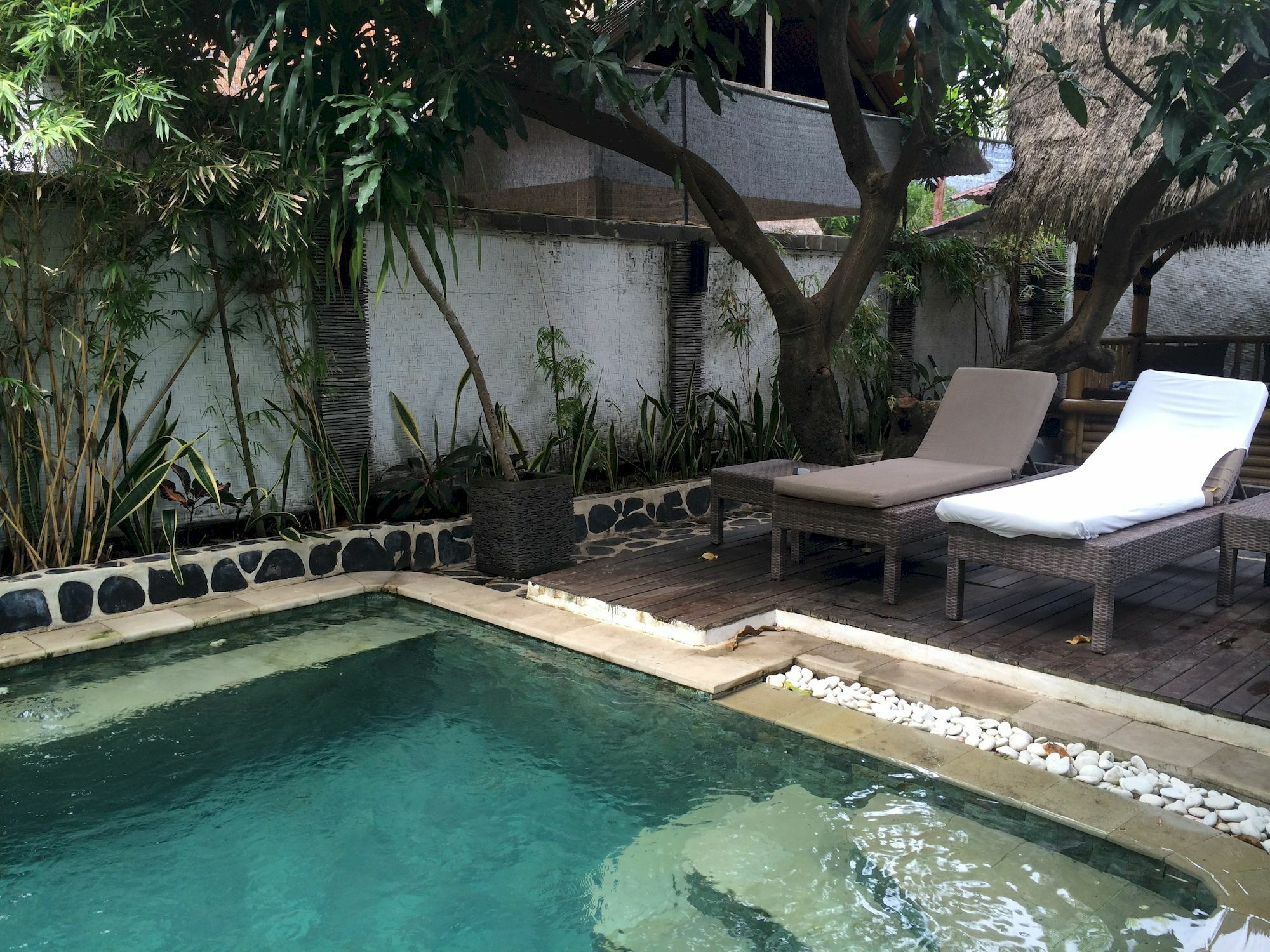 Hotel Scallywags Mango Gili Air Exterior foto